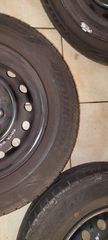 Toyota yaris-thumb-5