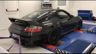 Porsche 911 2005 turbo  gt2-thumb-1