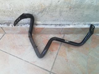 ΠΛΑΙΝΗ ΒΑΣΗ ΣΤΗΡΙΞΗΣ ΡΕΖΕΡΒΑΣ ΓΙΑ  SEAT IBIZA 84 - 90 SYSTEM PORSCHE 1200cc & 1500cc , SEAT GREDOS 86 - 90 , SEAT MALAGA 89- 93, ΣΕ ΑΡΙΣΤΗ ΚΑΤΑΣΤΑΣΗ