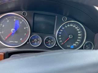 Volkswagen Touareg 2004-thumb-14