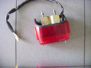 V-MAX1200 YAMAHA (1985-2007) ΦΑΝΑΡΙ ΠΙΣΩ ,ΓΝΗΣΙΟ,ΣΕ ΑΡΙΣΤΗ ΚΑΤΑΣΤΑΣΗ