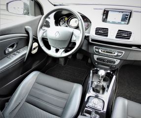 Renault Megane 2014 Grandtour dCi 110 ECO2 Bose Edition EDC-thumb-6