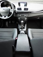 Renault Megane 2014 Grandtour dCi 110 ECO2 Bose Edition EDC-thumb-8