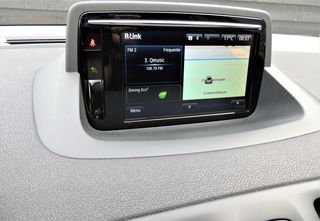 Renault Megane 2014 Grandtour dCi 110 ECO2 Bose Edition EDC-thumb-11