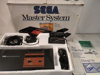 Sega Master System 1η εκδοση ΣΤΟ ΚΟΥΤΙ ΤΟΥ, κομπλε, αριστη κατασταση, για συλλεκτη