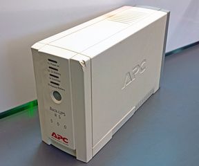 APC Back Ups 500VA RS Line Interactive - AVR
