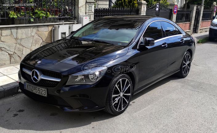 Mercedes-Benz CLA 180 '15 CLA Coupé 180d Urban AUTO