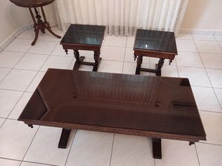 Ξύλινο σκαλιστό τραπεζάκι σαλονιού με δύο βοηθητικά τραπέζάκια
