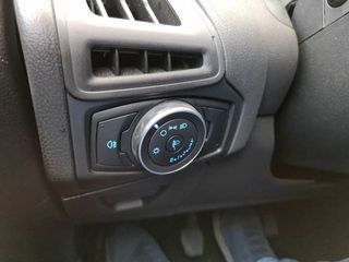 Ford Focus 2015-thumb-12