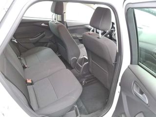 Ford Focus 2015-thumb-16