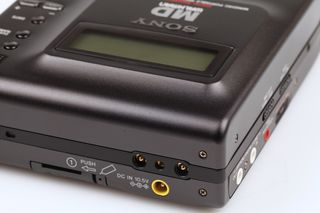 SONY MZ - 1 MINI DISK PORTABLE RECORDER-thumb-13