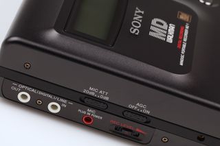 SONY MZ - 1 MINI DISK PORTABLE RECORDER-thumb-16