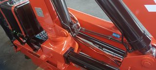 Γερανοί Ferrari 2008-thumb-2