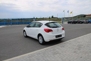 Opel Astra 2015-thumb-2