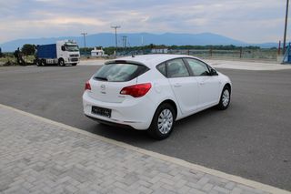 Opel Astra 2015-thumb-4
