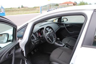 Opel Astra 2015-thumb-8