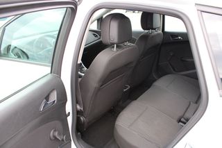Opel Astra 2015-thumb-9