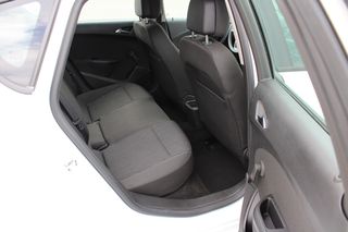 Opel Astra 2015-thumb-11