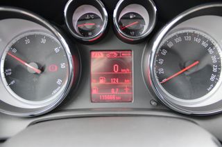 Opel Astra 2015-thumb-14