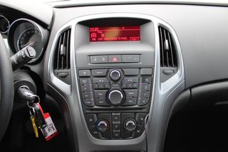 Opel Astra 2015-thumb-17