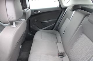 Opel Astra 2015-thumb-21