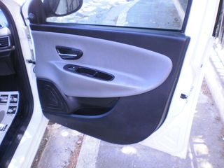 Lancia Ypsilon 2012 DIESEL-thumb-11