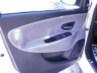 Lancia Ypsilon 2012 DIESEL-thumb-13