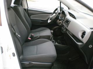 Toyota Yaris 2017 DIESEL-thumb-9