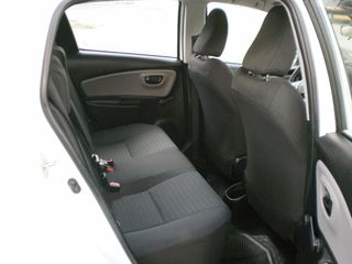 Toyota Yaris 2017 DIESEL-thumb-10