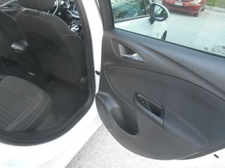 Opel Astra 2016-thumb-13