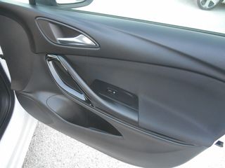 Opel Astra 2016-thumb-15