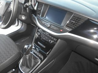 Opel Astra 2016-thumb-16