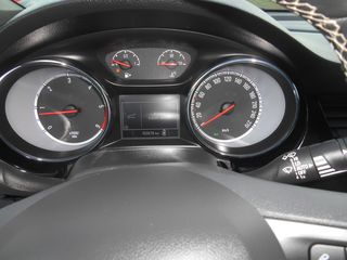 Opel Astra 2016-thumb-17