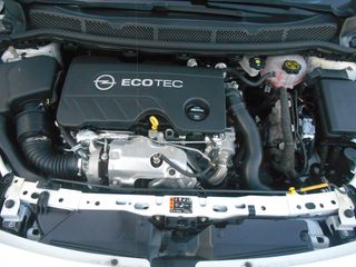 Opel Astra 2016-thumb-24