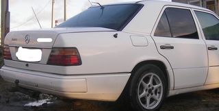 MERCEDES E-CLASS W124 '85-'95-thumb-1
