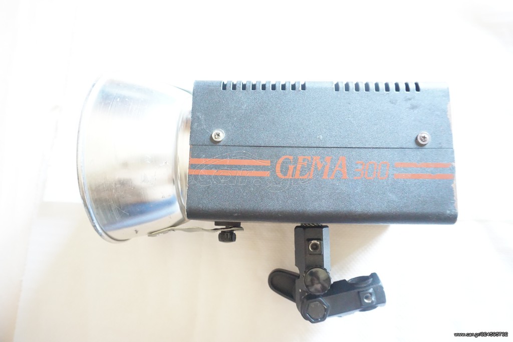 Studio flash UNIFOT GEMA 300