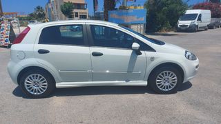 Fiat Punto 2015-thumb-2