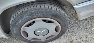 Mercedes-Benz 200 1988 124-thumb-12