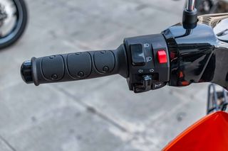 Παπί 2024 GPX POPZ 125 BLACK FRIDAY-thumb-28