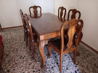 Τραπεζαρία με 6 καρέκλες
