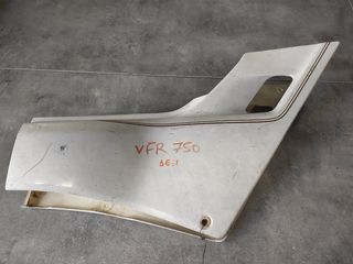  ΚΑΠΑΚΙ  ΜΕΣΑΙΟ ΔΕΞΙ  ΓΙΑ  HONDA VFR 750  F RC24  1986   