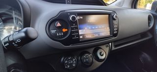Toyota Yaris 2017-thumb-1