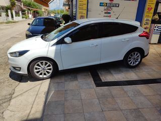 Ford Focus 2017-thumb-3