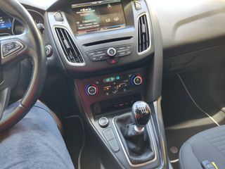 Ford Focus 2017-thumb-18