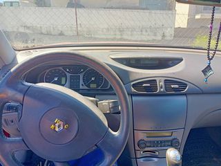 Renault Laguna 2002-thumb-6