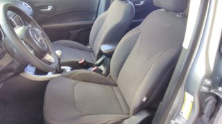 Jeep Compass 2018 1.6 DIESEL LONGITUDE 120HP-thumb-8