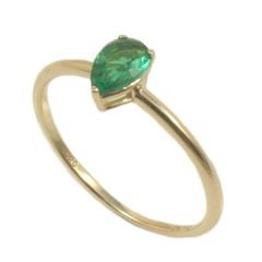 Δαχτυλίδι σε χρυσό Κ14 με φυσικό ζιρκόνιο σε σχέδιο σταγόνας σε πράσινο χρώμα Νο.54 και βάρος 1.20 γραμμάρια
Θα φροντίσουμε για τη συσκευασία δώρου