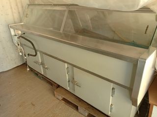 Ψυγείο βιτρίνα - Ταμειακή μηχανή - POS - Αερόθερμος καυστήρας πετρελαίου - Ράφια