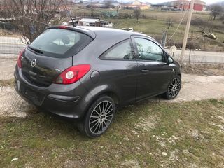 Opel Corsa 2012-thumb-3