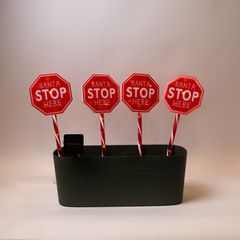 36 mini led, 4 πινακίδες stop στην κορυφή σε θερμό λευκό φως με ηλιακό συλλέκτη, αισθητήρα & 8 προγράμματα